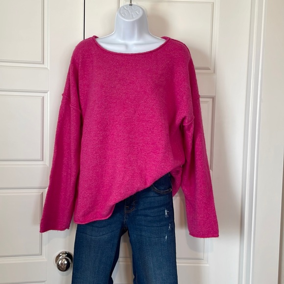 Yummy Sweater Co Pullover Sweater. - Picture 1 of 4